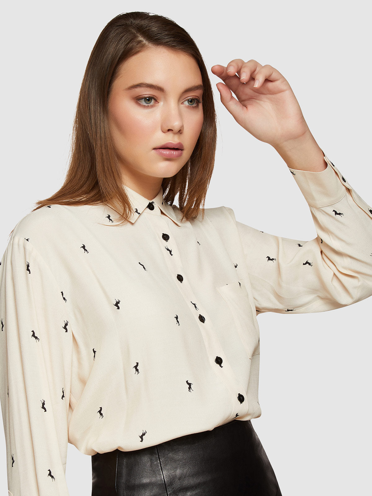 LILLY HORSE PRINTED BLOUSE NATURAL/BLACK